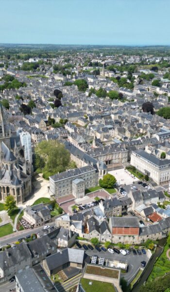 vue aérienne de la ville de Bayeux